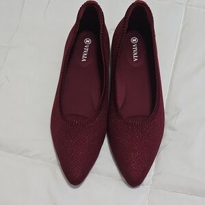 Vivaia Burgundy Flats Sz 41